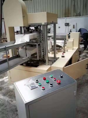 7.5KW 4 πτυχές 1000 φύλλα/ελάχιστη αυτόματη πετσέτα που κατασκευάζουν τη μηχανή