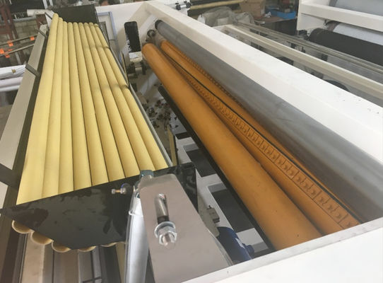 200m/ Λ. 3500mm μηχανή 7.5KW ρόλων εγγράφου ιστού πλάτους με την κοπή